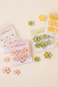 White Daisy Delight Magnet Set