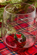 Wreath Icon Wine Glass