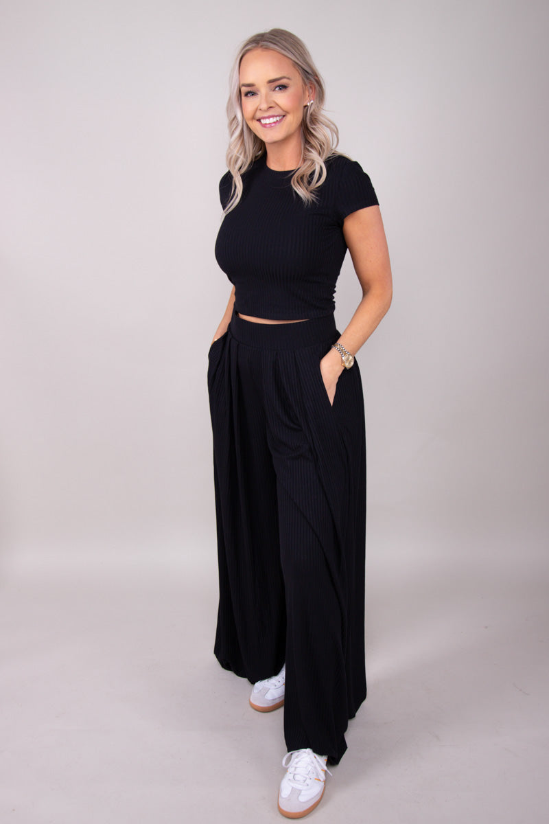 Pleated Vibe Set-Black