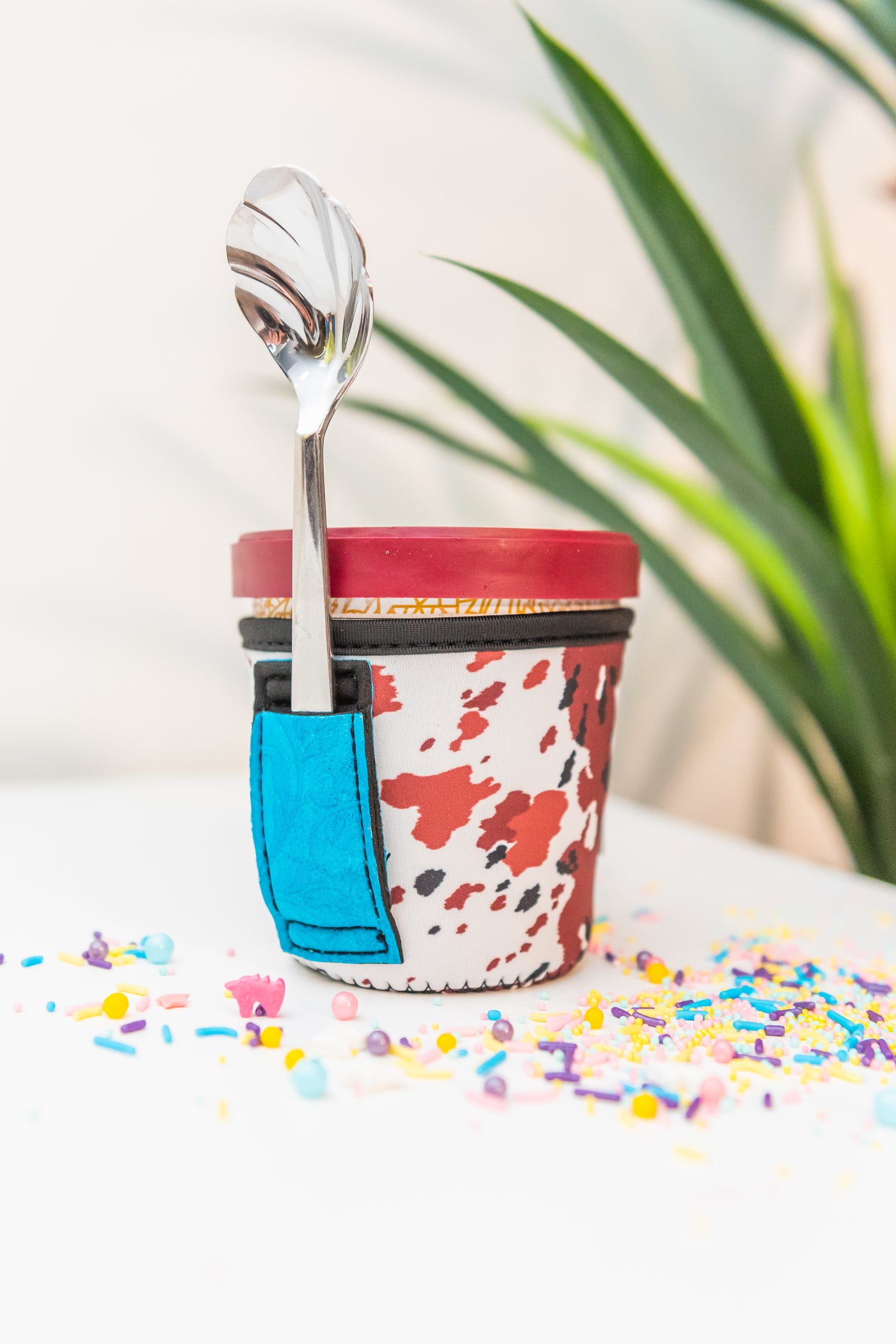 Pint Size Ice Cream Handler-Cowhide with Turquoise Leather